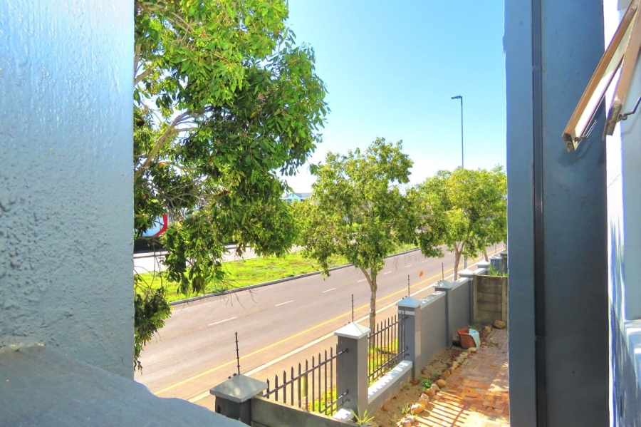 2 Bedroom Property for Sale in Parklands Western Cape